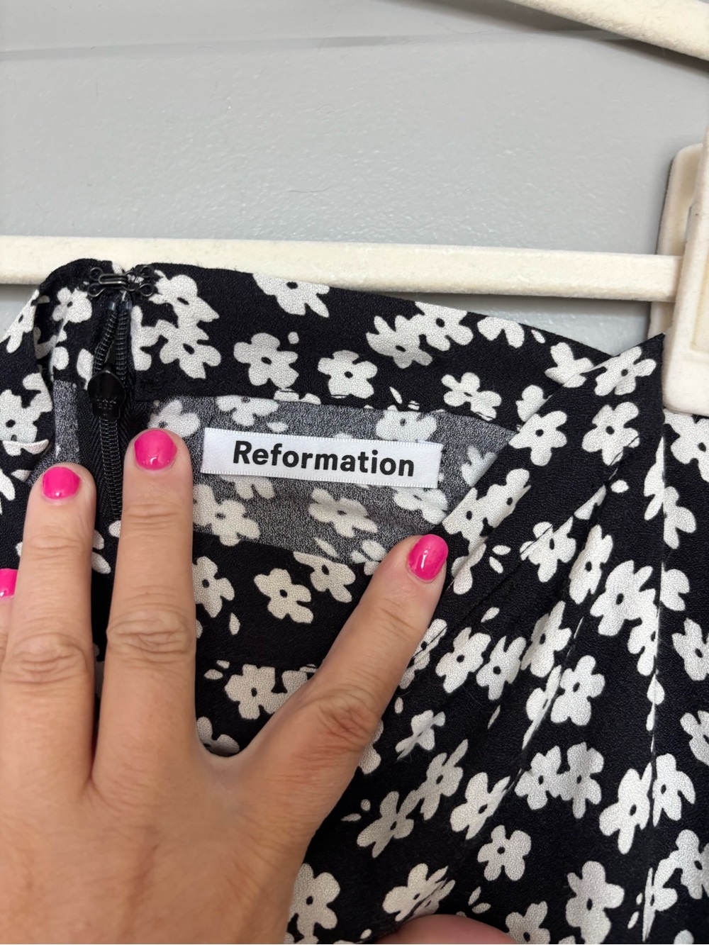 Reformation Bea Daisy Chain Floral Midi Skirt. Black and White. SIZE 10, EUC! - Picture 11 of 14
